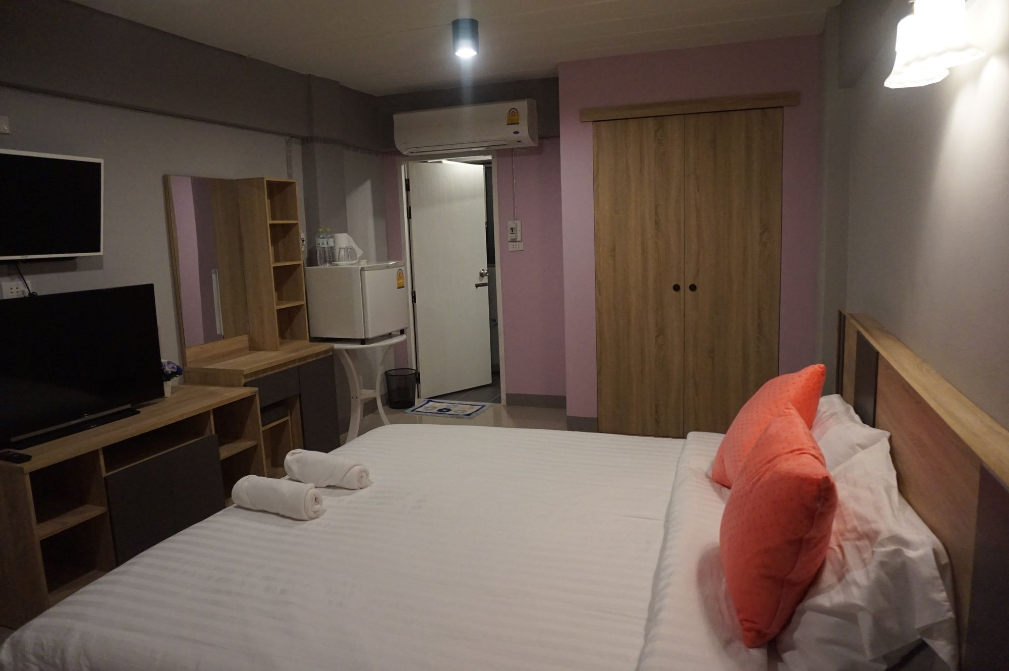 Rinrada Place Hotel Ubon Ratchathani Exterior foto