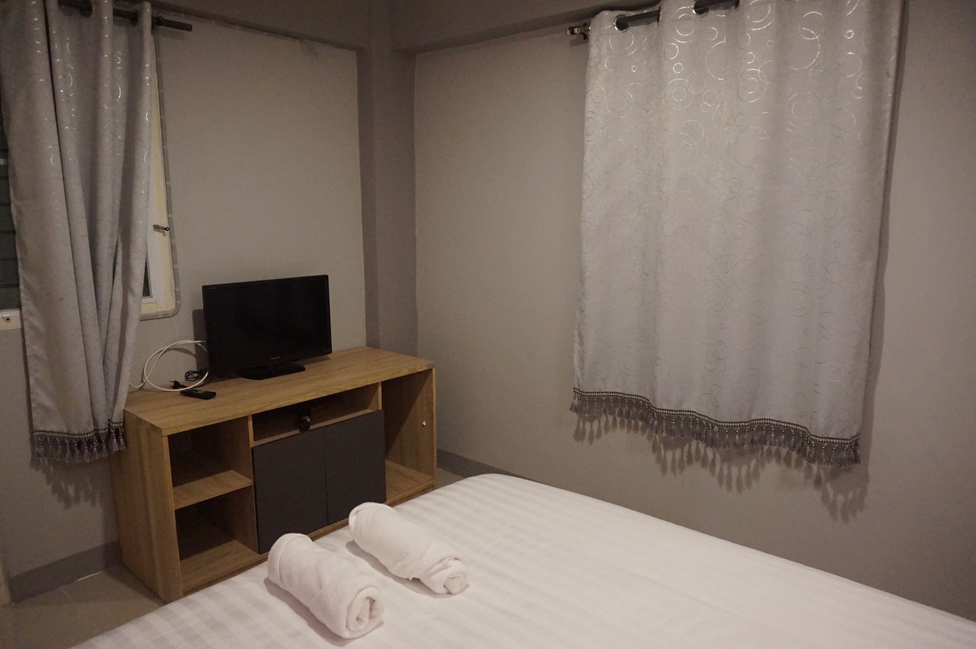 Rinrada Place Hotel Ubon Ratchathani Exterior foto